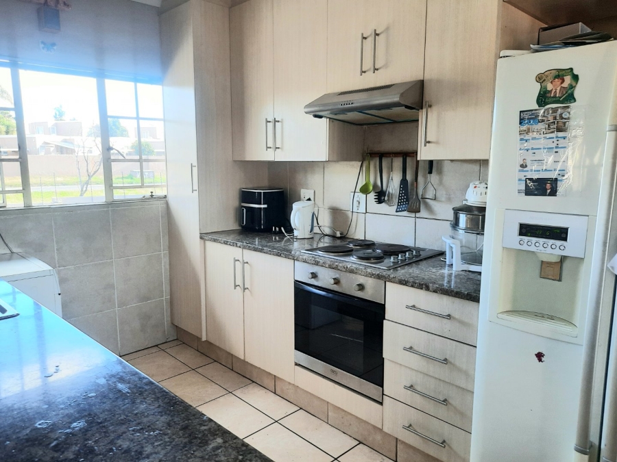 2 Bedroom Property for Sale in Radiokop Gauteng