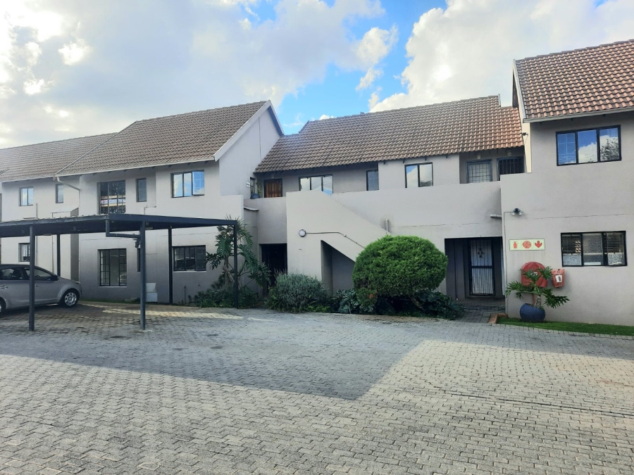 2 Bedroom Property for Sale in Radiokop Gauteng