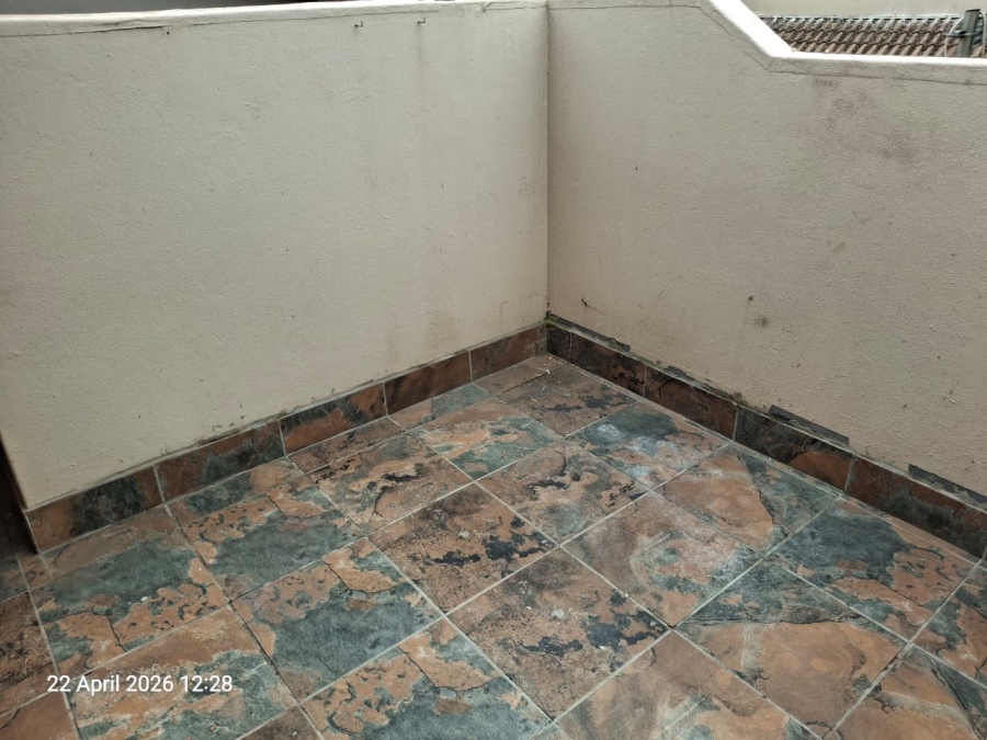 2 Bedroom Property for Sale in Glenanda Gauteng