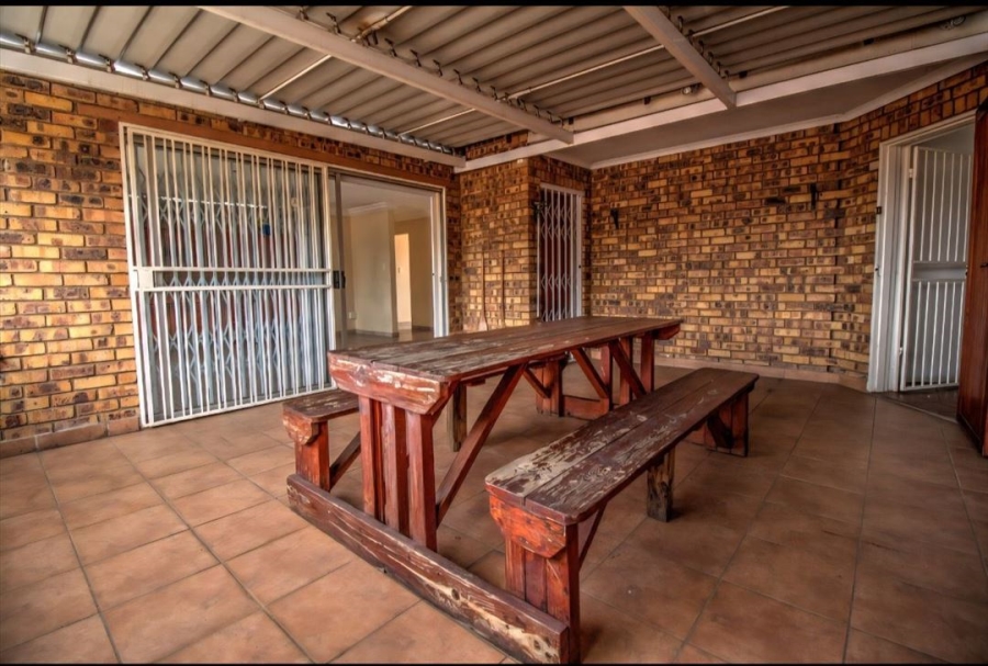 5 Bedroom Property for Sale in Kempton Park Ext 4 Gauteng