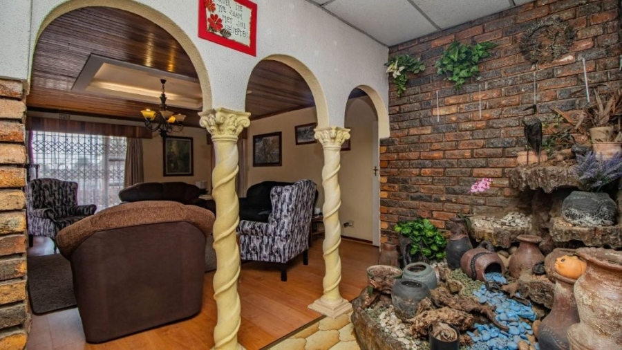 3 Bedroom Property for Sale in Bonaero Park Gauteng
