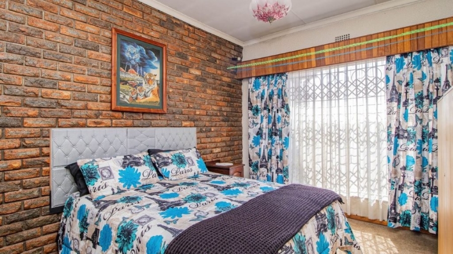 3 Bedroom Property for Sale in Bonaero Park Gauteng