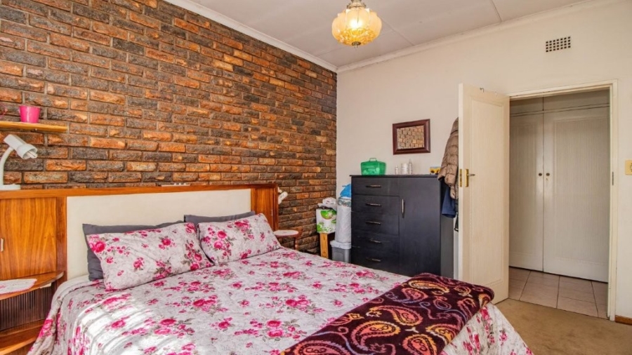 3 Bedroom Property for Sale in Bonaero Park Gauteng