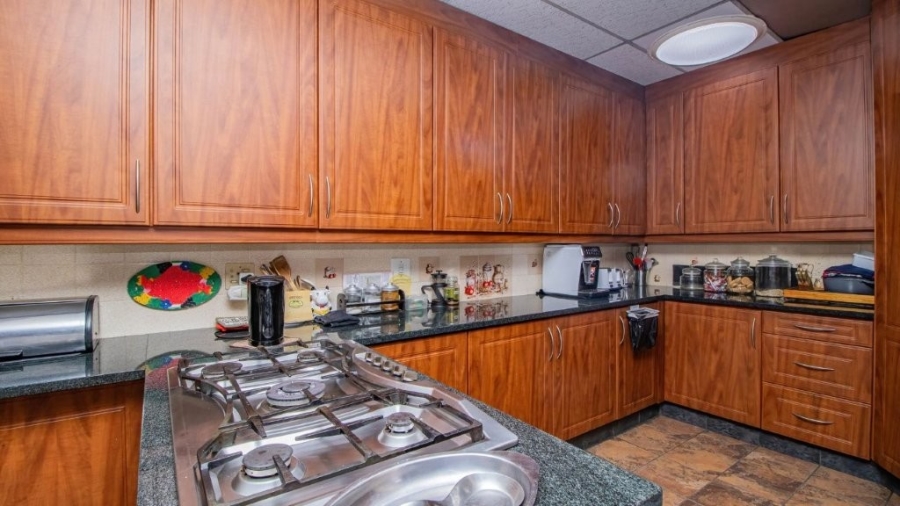 3 Bedroom Property for Sale in Bonaero Park Gauteng