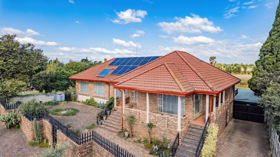 3 Bedroom Property for Sale in Bonaero Park Gauteng