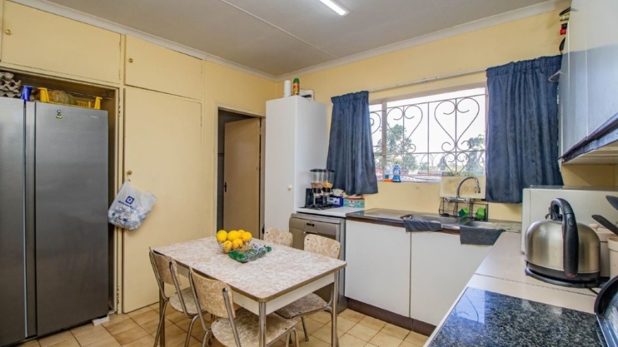 3 Bedroom Property for Sale in Bonaero Park Gauteng