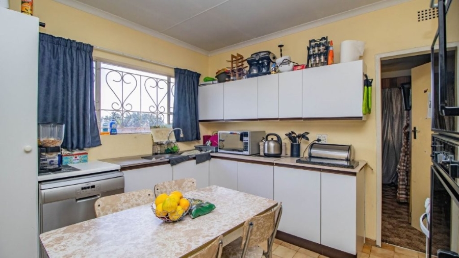 3 Bedroom Property for Sale in Bonaero Park Gauteng