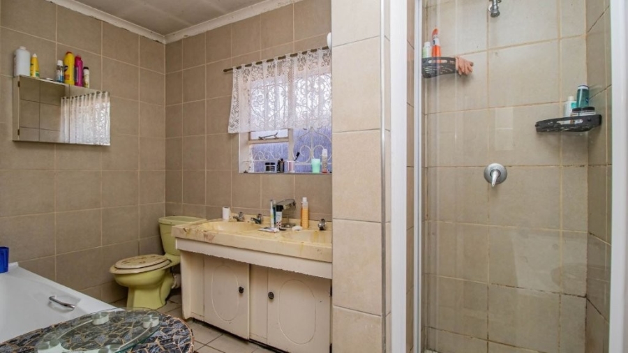 3 Bedroom Property for Sale in Bonaero Park Gauteng