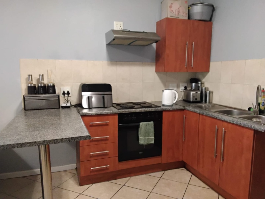 2 Bedroom Property for Sale in Honeypark Gauteng