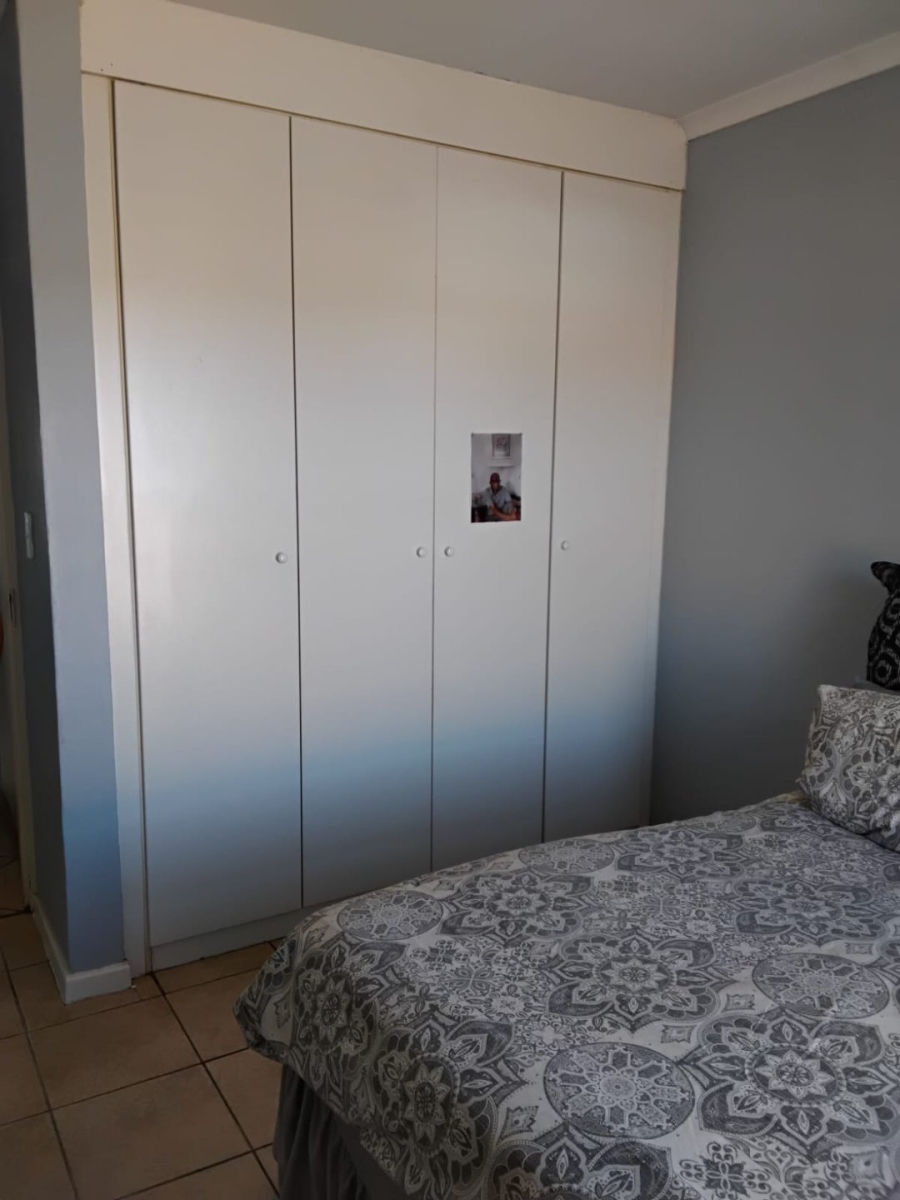 2 Bedroom Property for Sale in Honeypark Gauteng