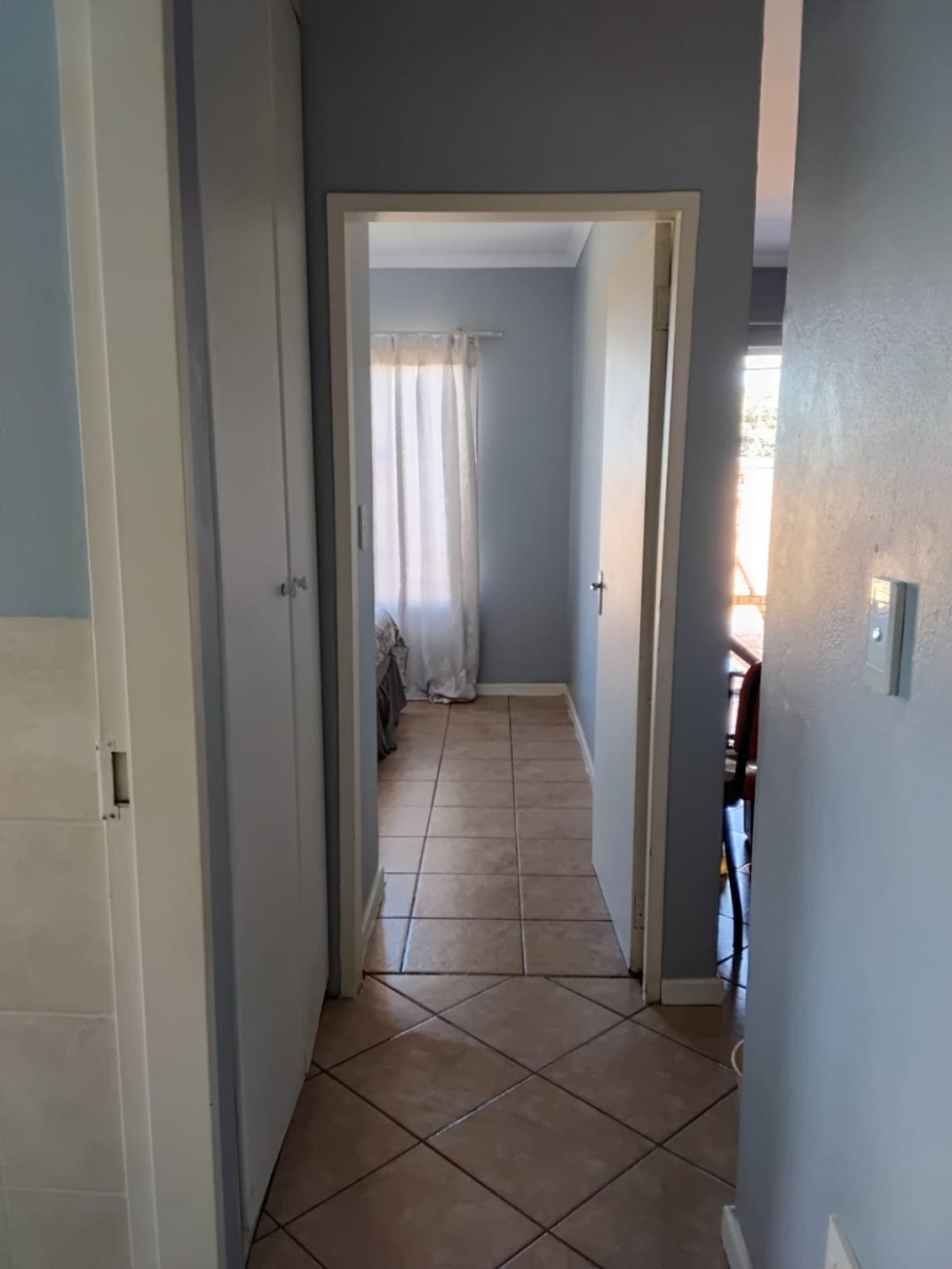 2 Bedroom Property for Sale in Honeypark Gauteng