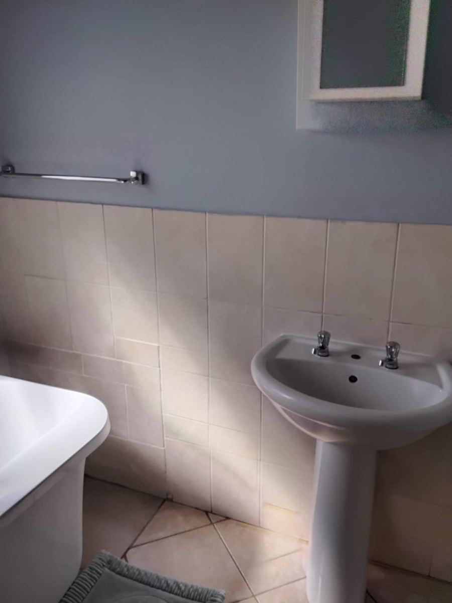 2 Bedroom Property for Sale in Honeypark Gauteng