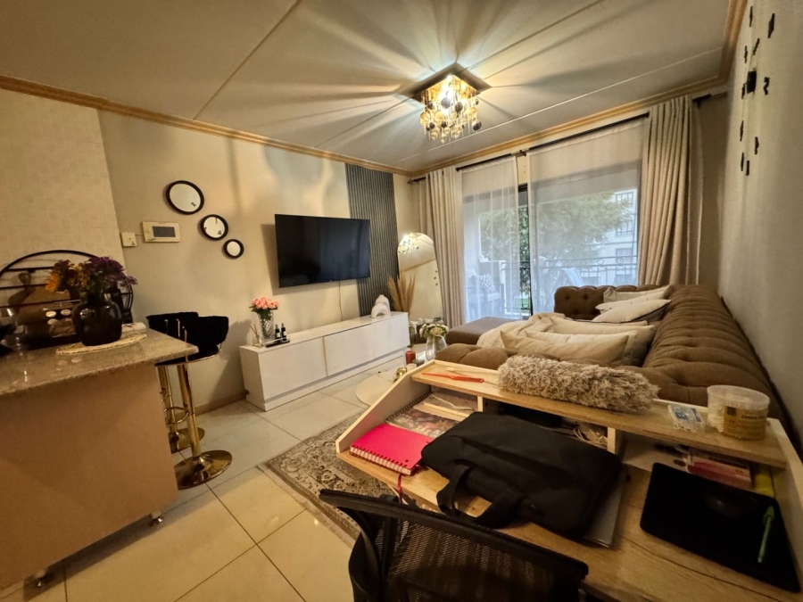 1 Bedroom Property for Sale in Noordwyk Gauteng