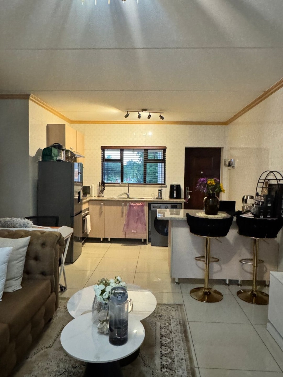 1 Bedroom Property for Sale in Noordwyk Gauteng