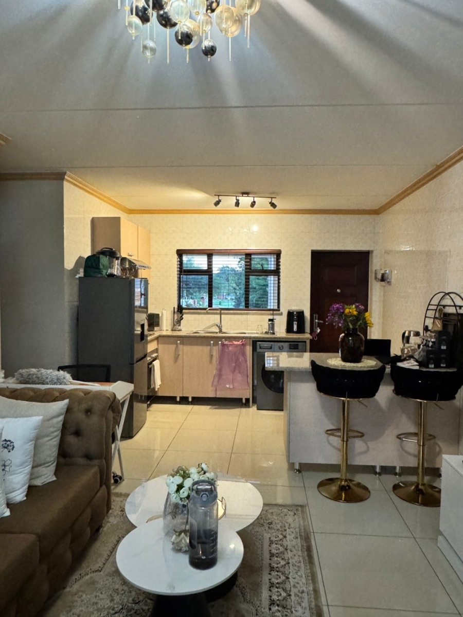 1 Bedroom Property for Sale in Noordwyk Gauteng