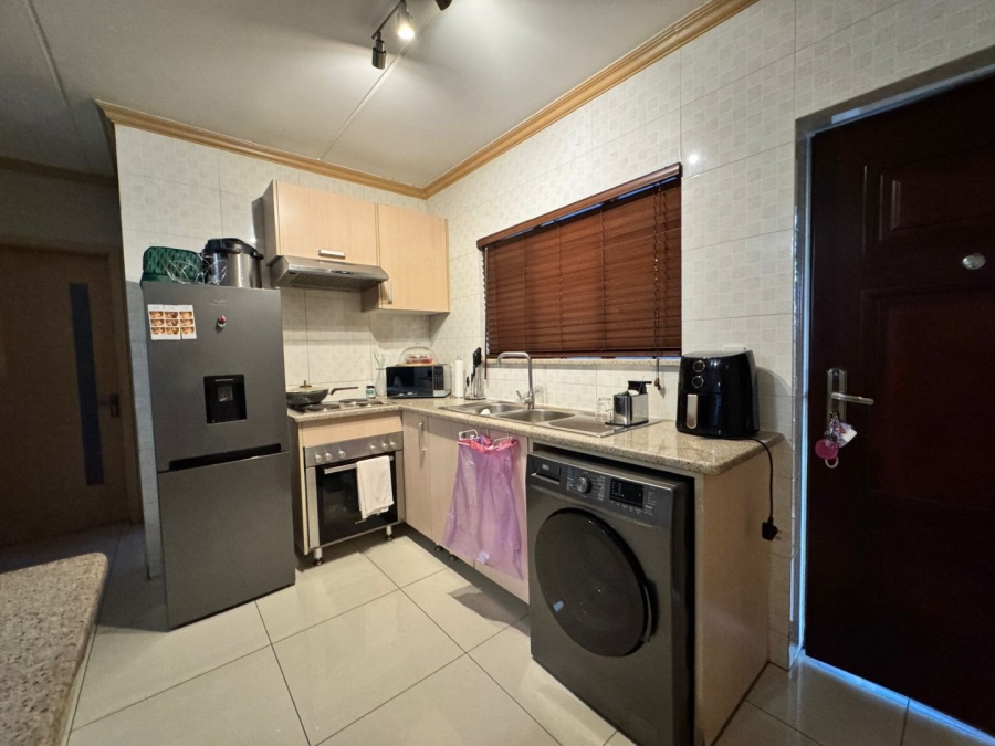 1 Bedroom Property for Sale in Noordwyk Gauteng