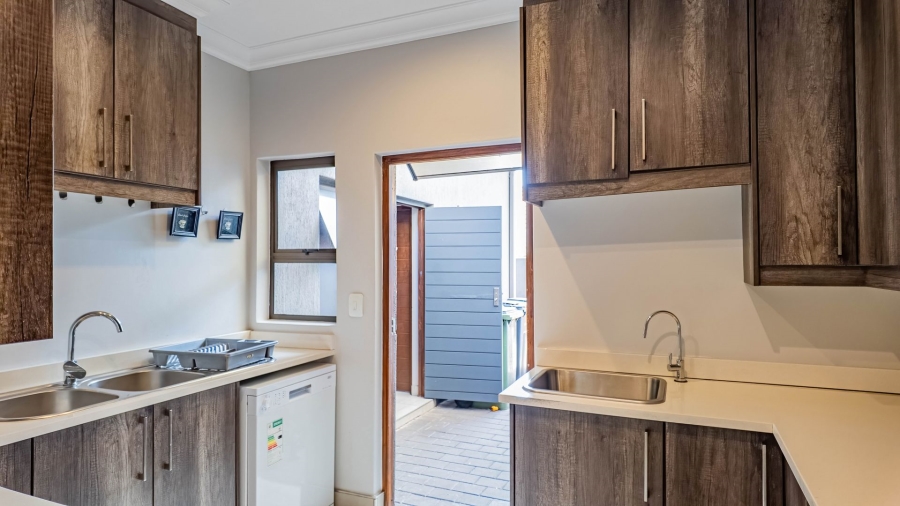 4 Bedroom Property for Sale in Serengeti Lifestyle Estate Gauteng