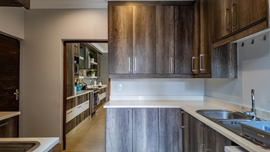 4 Bedroom Property for Sale in Serengeti Lifestyle Estate Gauteng