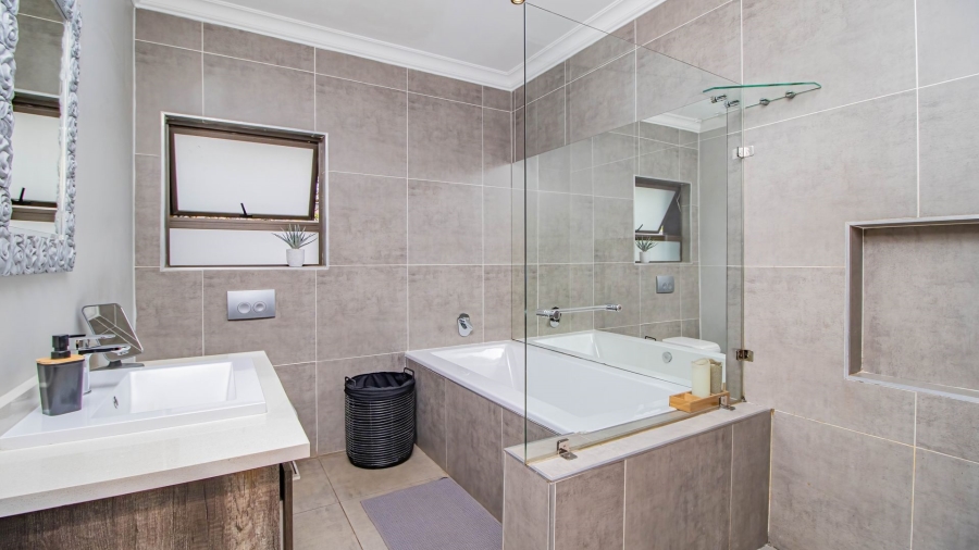 4 Bedroom Property for Sale in Serengeti Lifestyle Estate Gauteng