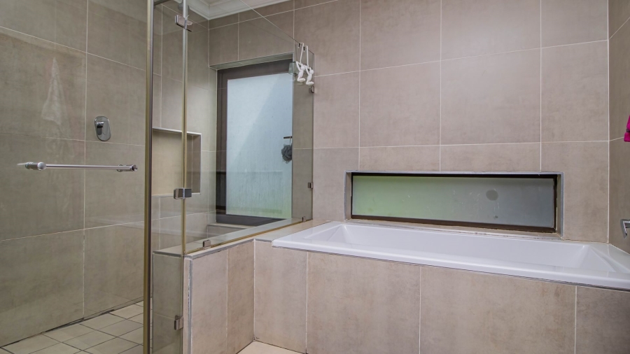 4 Bedroom Property for Sale in Serengeti Lifestyle Estate Gauteng