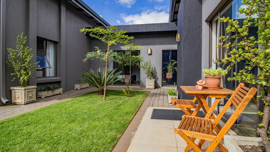 4 Bedroom Property for Sale in Serengeti Lifestyle Estate Gauteng