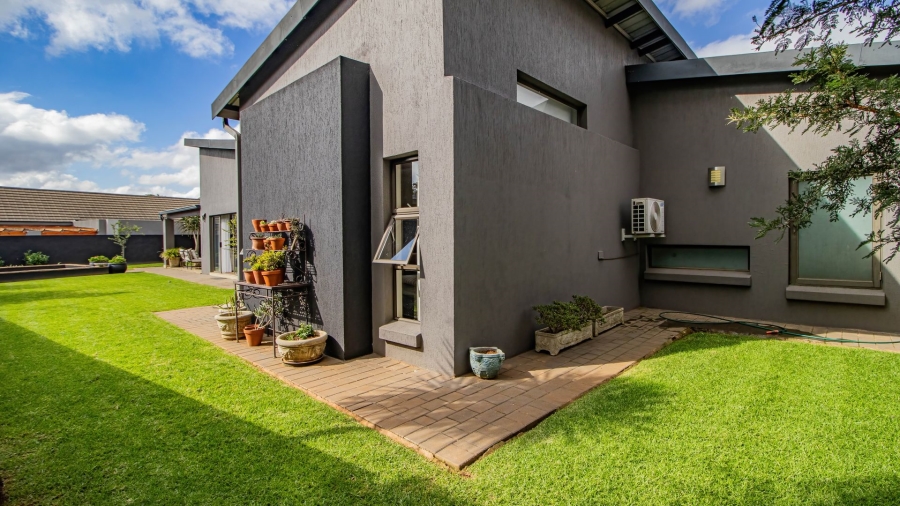 4 Bedroom Property for Sale in Serengeti Lifestyle Estate Gauteng
