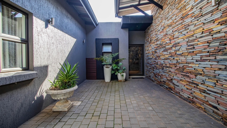 4 Bedroom Property for Sale in Serengeti Lifestyle Estate Gauteng