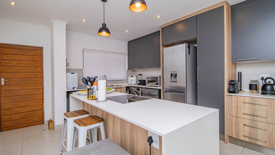 3 Bedroom Property for Sale in Olivewood Gauteng