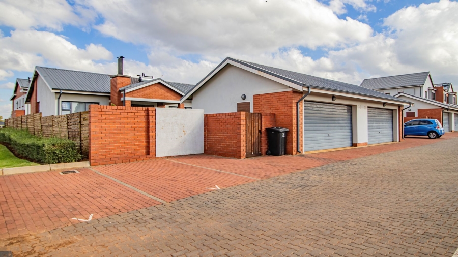 3 Bedroom Property for Sale in Olivewood Gauteng