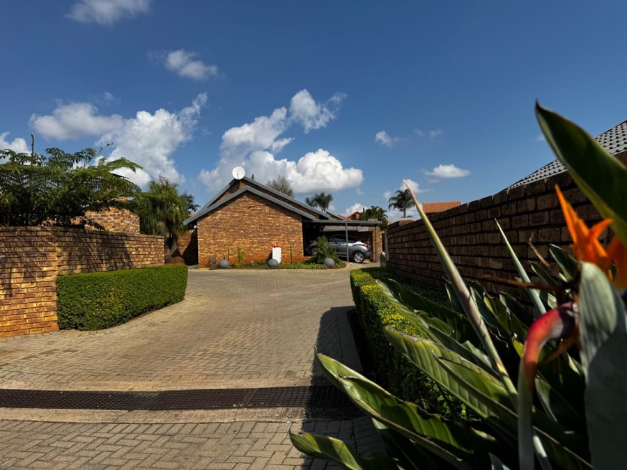 2 Bedroom Property for Sale in Amberfield Gauteng