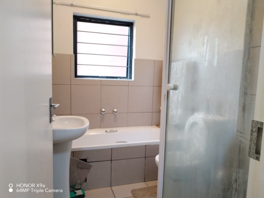 To Let 2 Bedroom Property for Rent in Ravenswood Gauteng