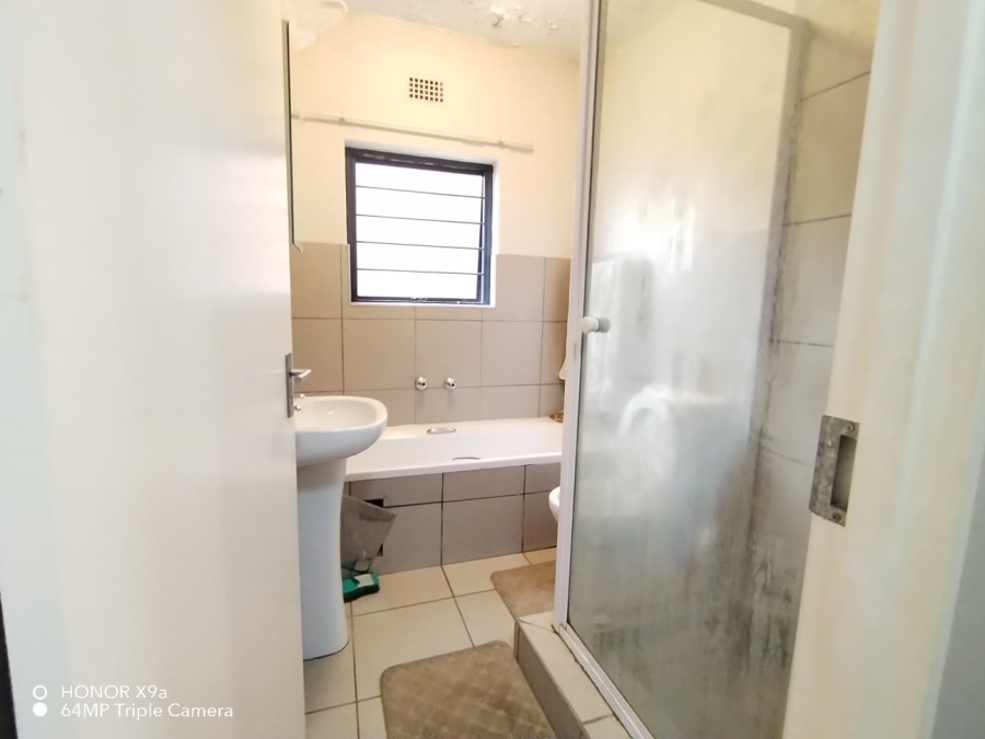 To Let 2 Bedroom Property for Rent in Ravenswood Gauteng