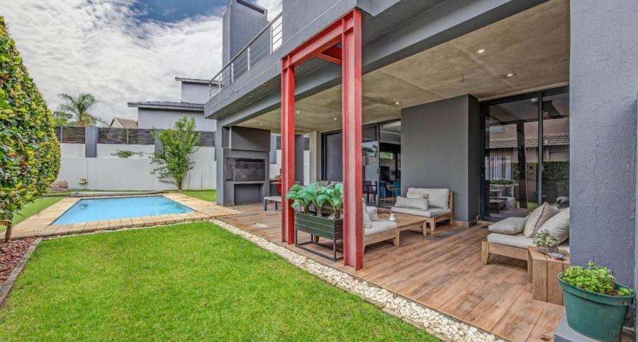 5 Bedroom Property for Sale in Cedar Lakes Gauteng