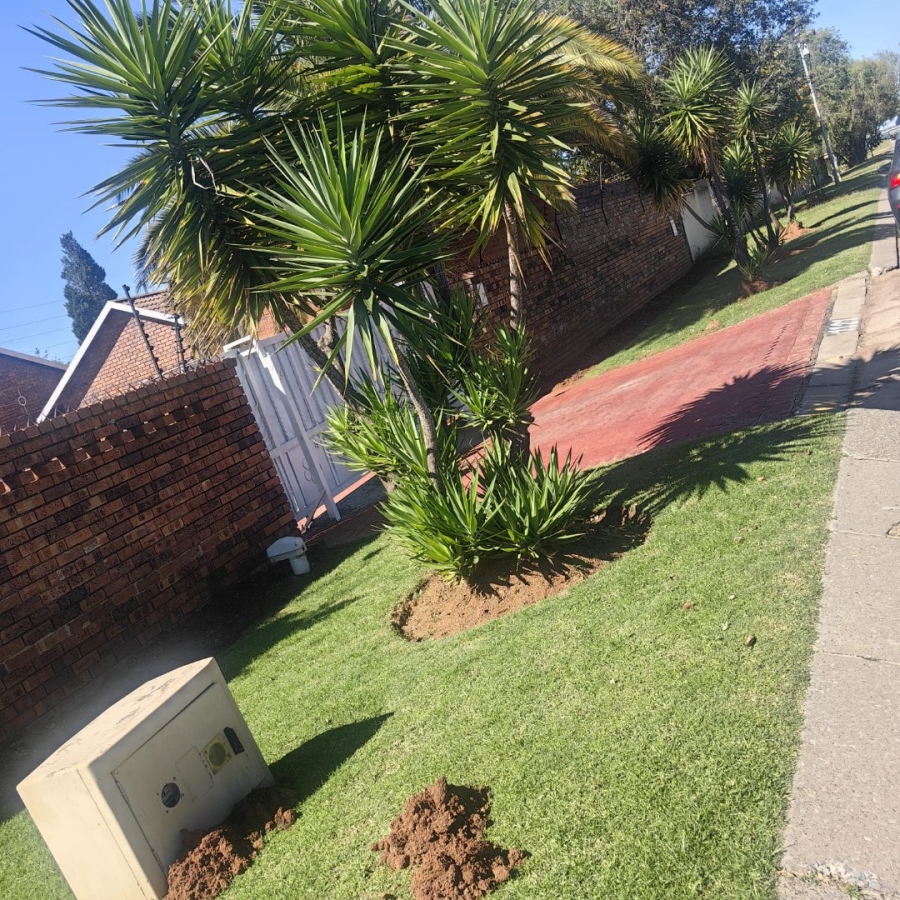 To Let 3 Bedroom Property for Rent in Florida Gauteng