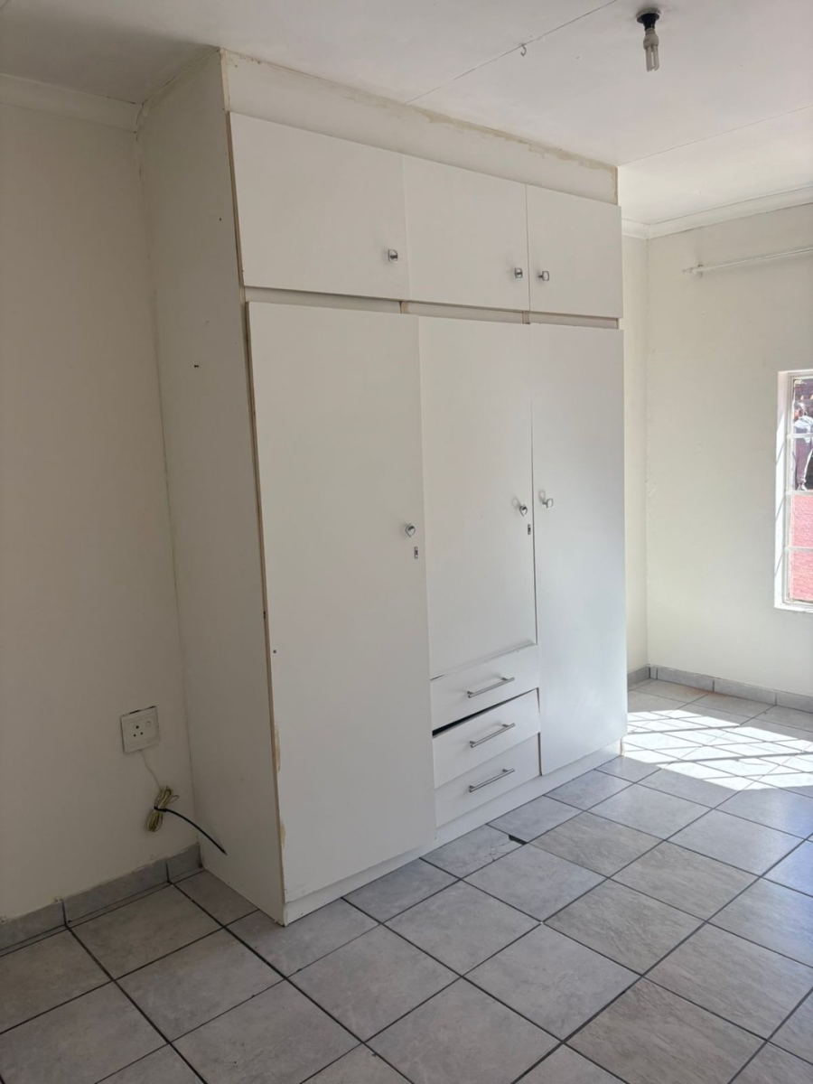 To Let 3 Bedroom Property for Rent in Florida Gauteng
