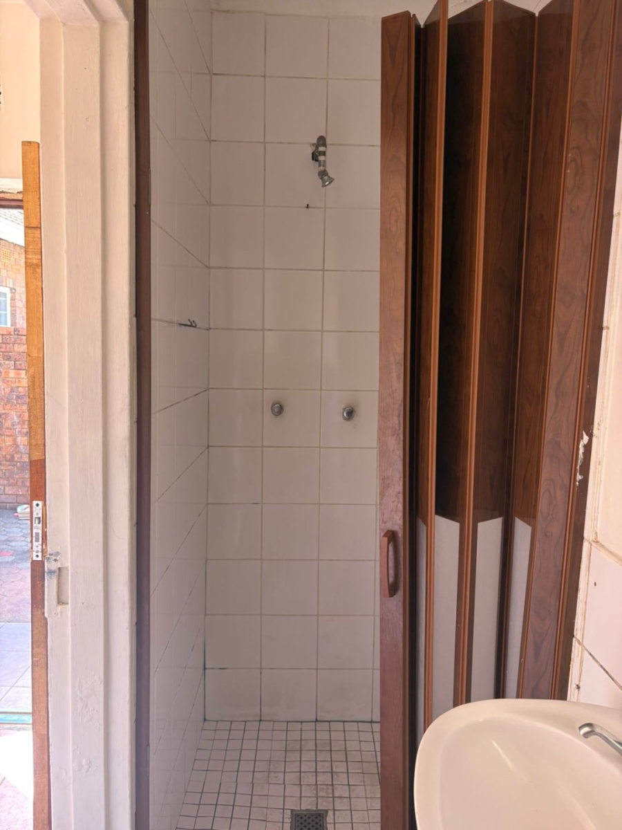 To Let 3 Bedroom Property for Rent in Florida Gauteng