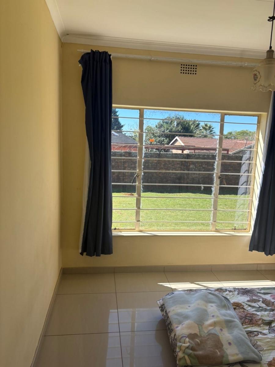 To Let 3 Bedroom Property for Rent in Florida Gauteng