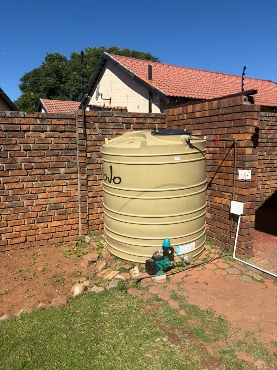 To Let 3 Bedroom Property for Rent in Florida Gauteng