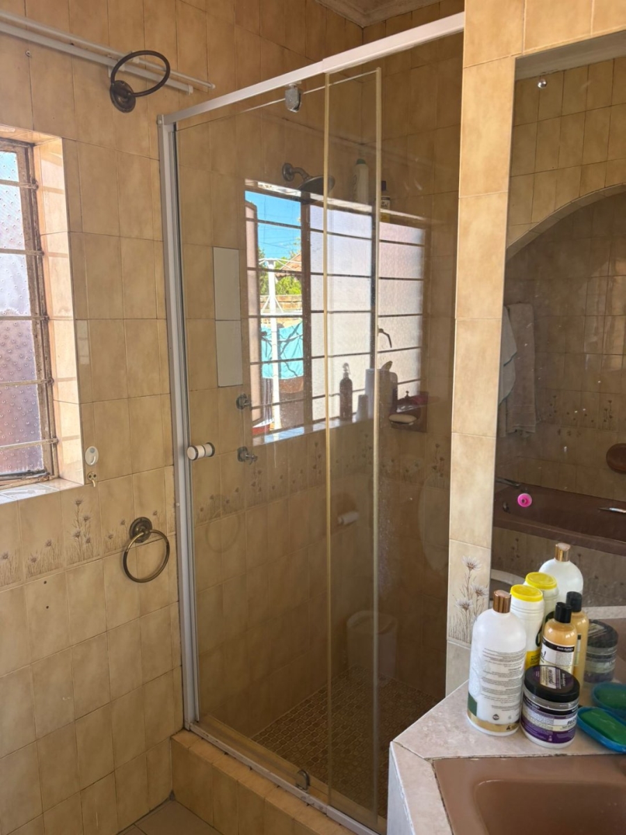 To Let 3 Bedroom Property for Rent in Florida Gauteng