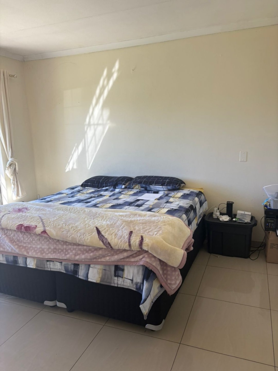 To Let 3 Bedroom Property for Rent in Florida Gauteng