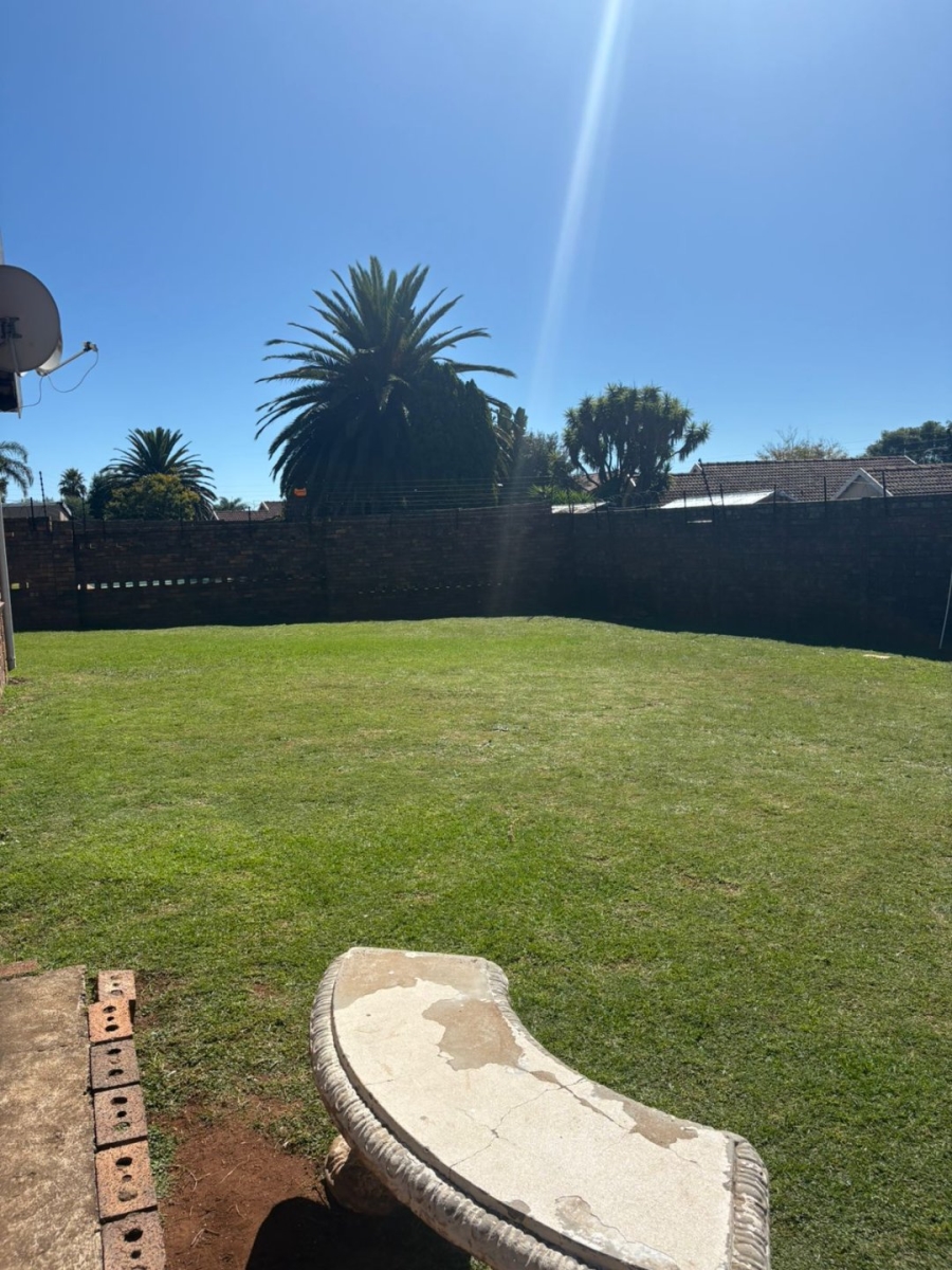 To Let 3 Bedroom Property for Rent in Florida Gauteng