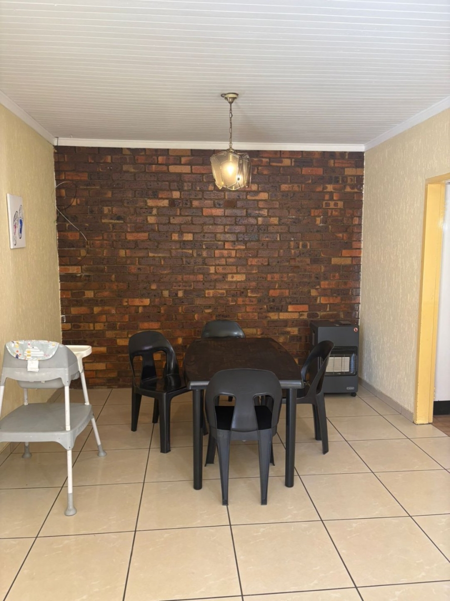 To Let 3 Bedroom Property for Rent in Florida Gauteng