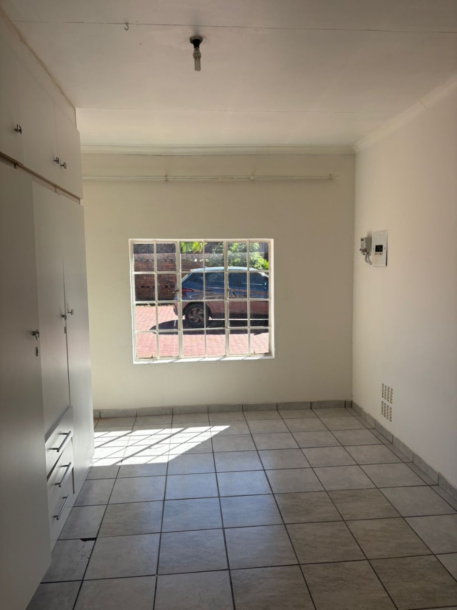 To Let 3 Bedroom Property for Rent in Florida Gauteng