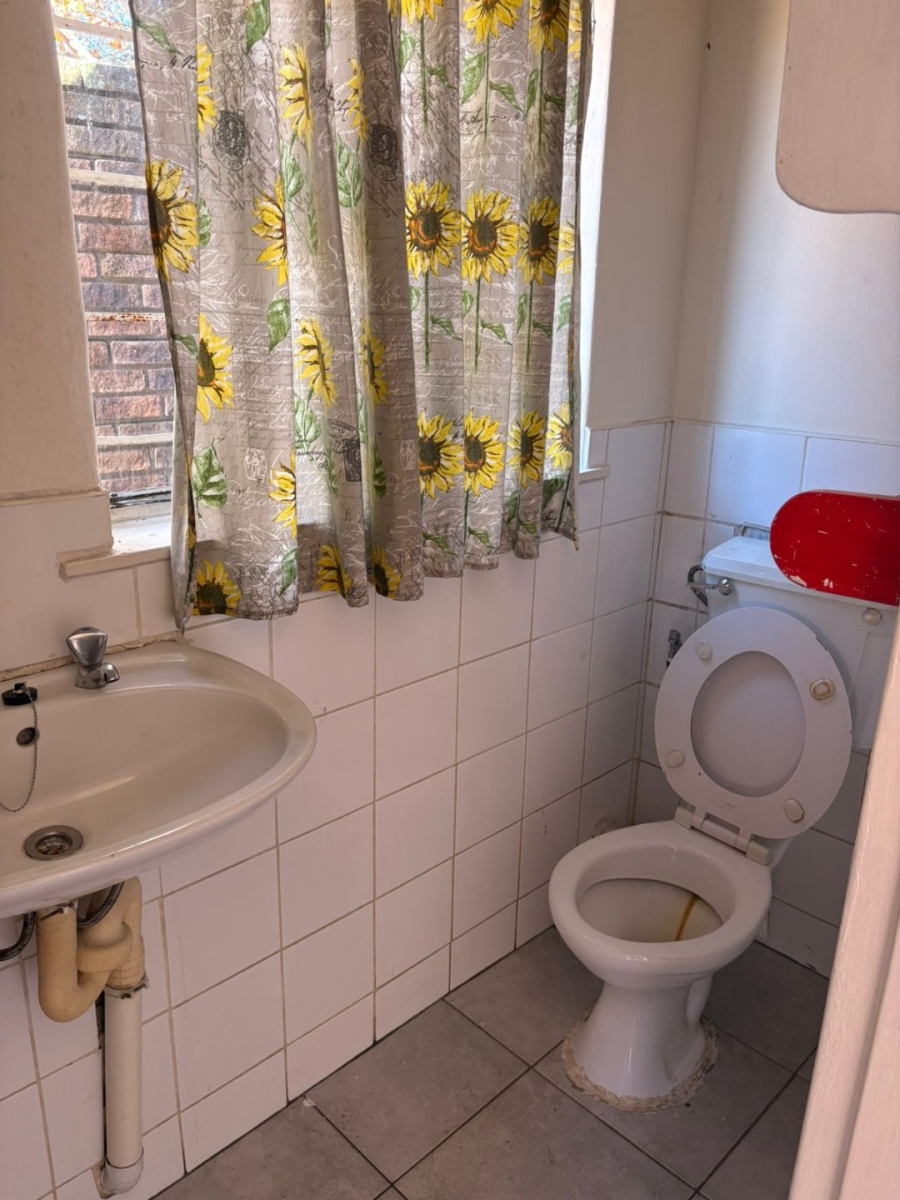 To Let 3 Bedroom Property for Rent in Florida Gauteng