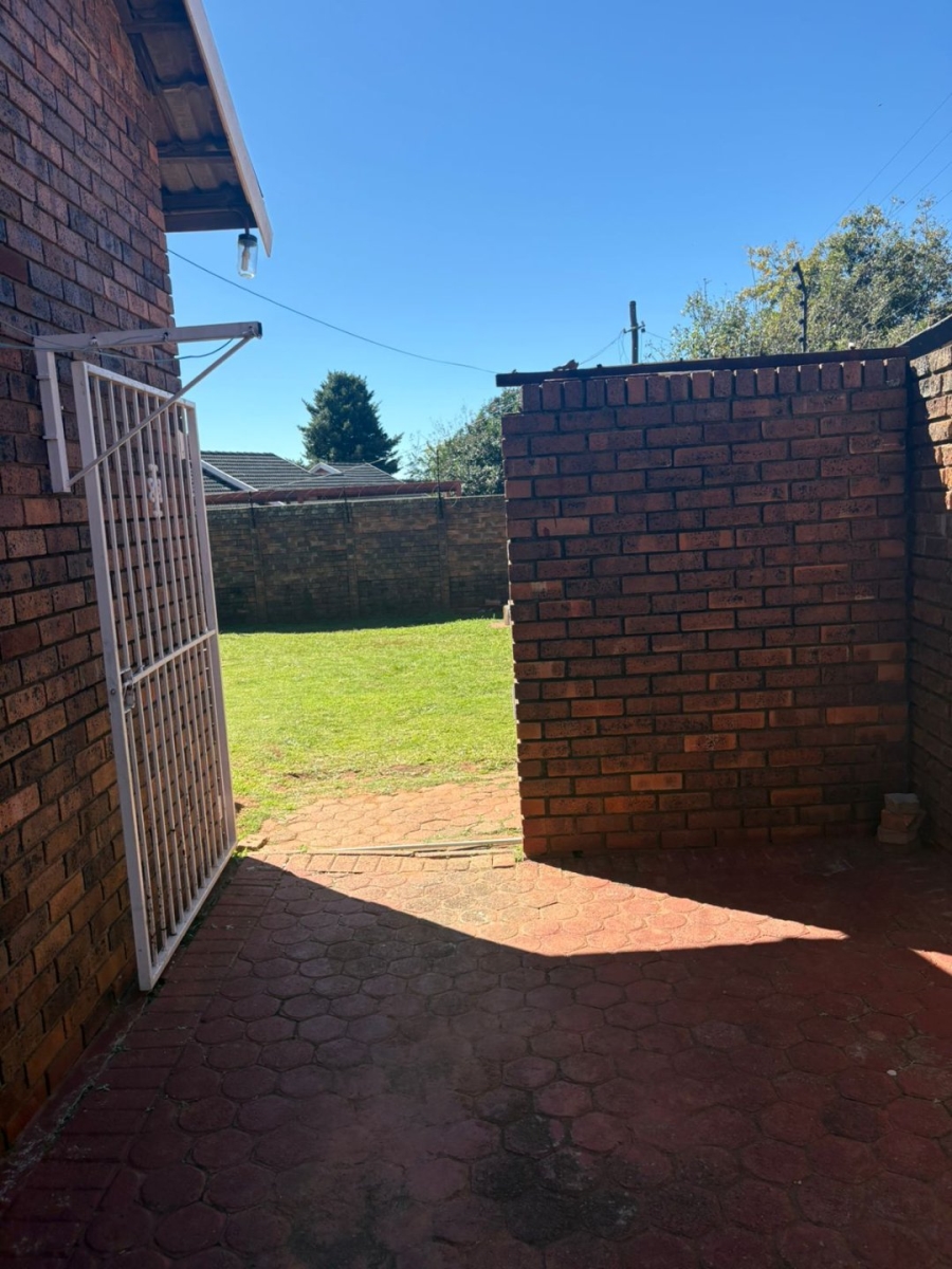 To Let 3 Bedroom Property for Rent in Florida Gauteng