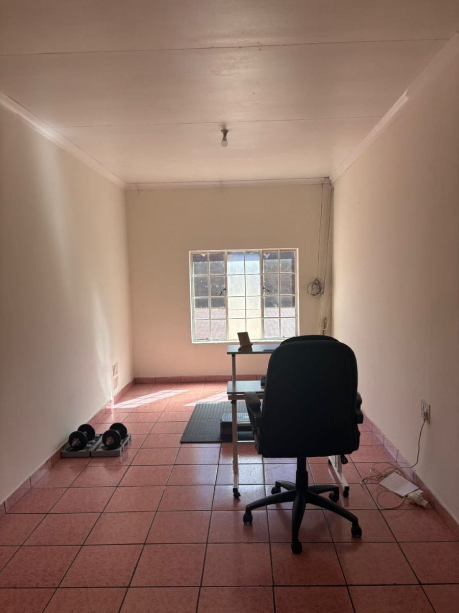 To Let 3 Bedroom Property for Rent in Florida Gauteng