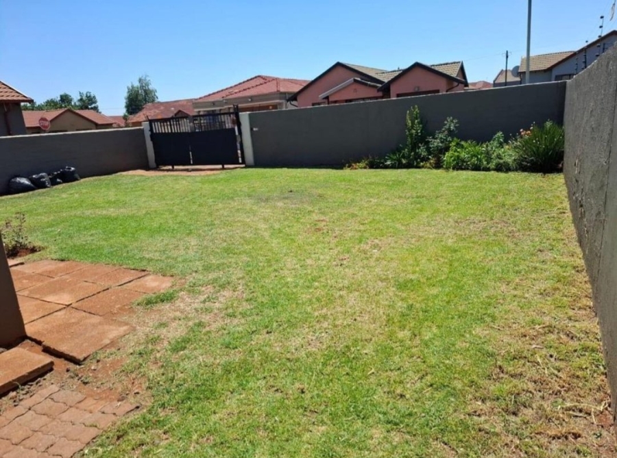 2 Bedroom Property for Sale in Dawn Park Gauteng