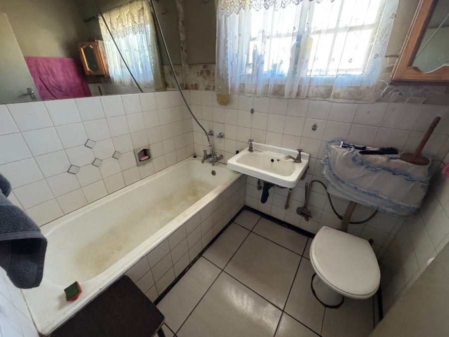3 Bedroom Property for Sale in Rhodesfield Gauteng