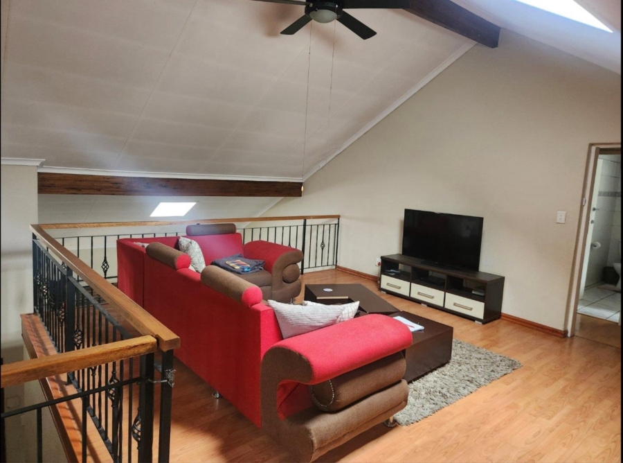 4 Bedroom Property for Sale in Strubensvallei Gauteng