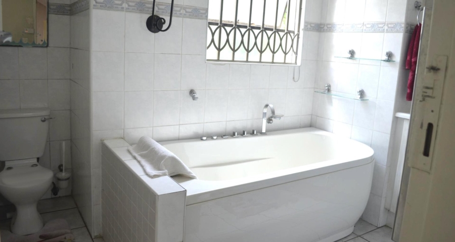 4 Bedroom Property for Sale in Strubensvallei Gauteng